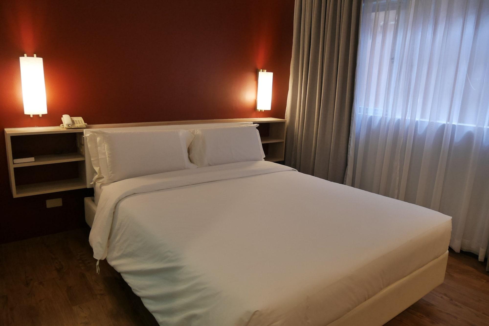 Circle Inn Hotel And Suites Bacolod Buitenkant foto