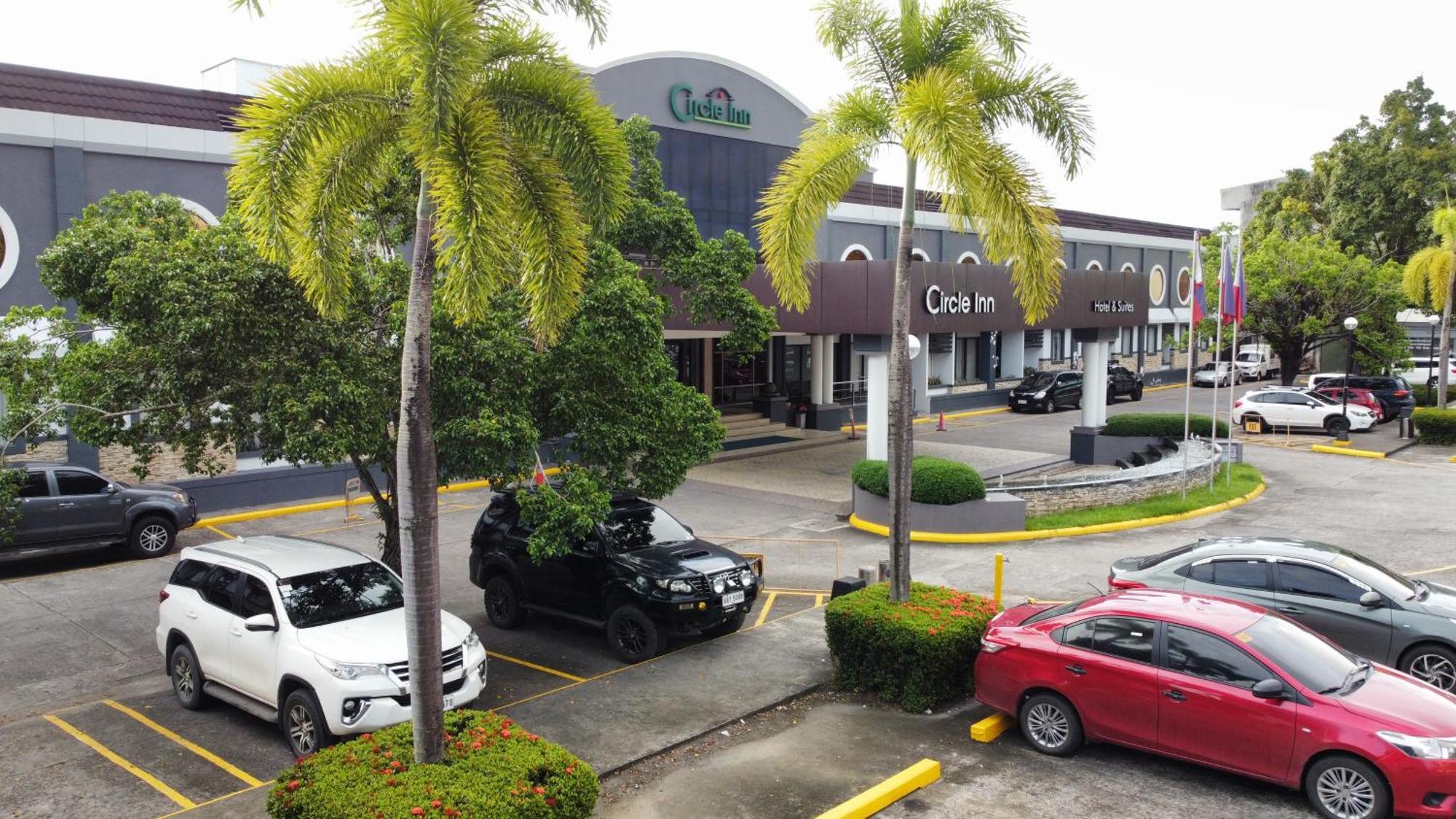 Circle Inn Hotel And Suites Bacolod Buitenkant foto