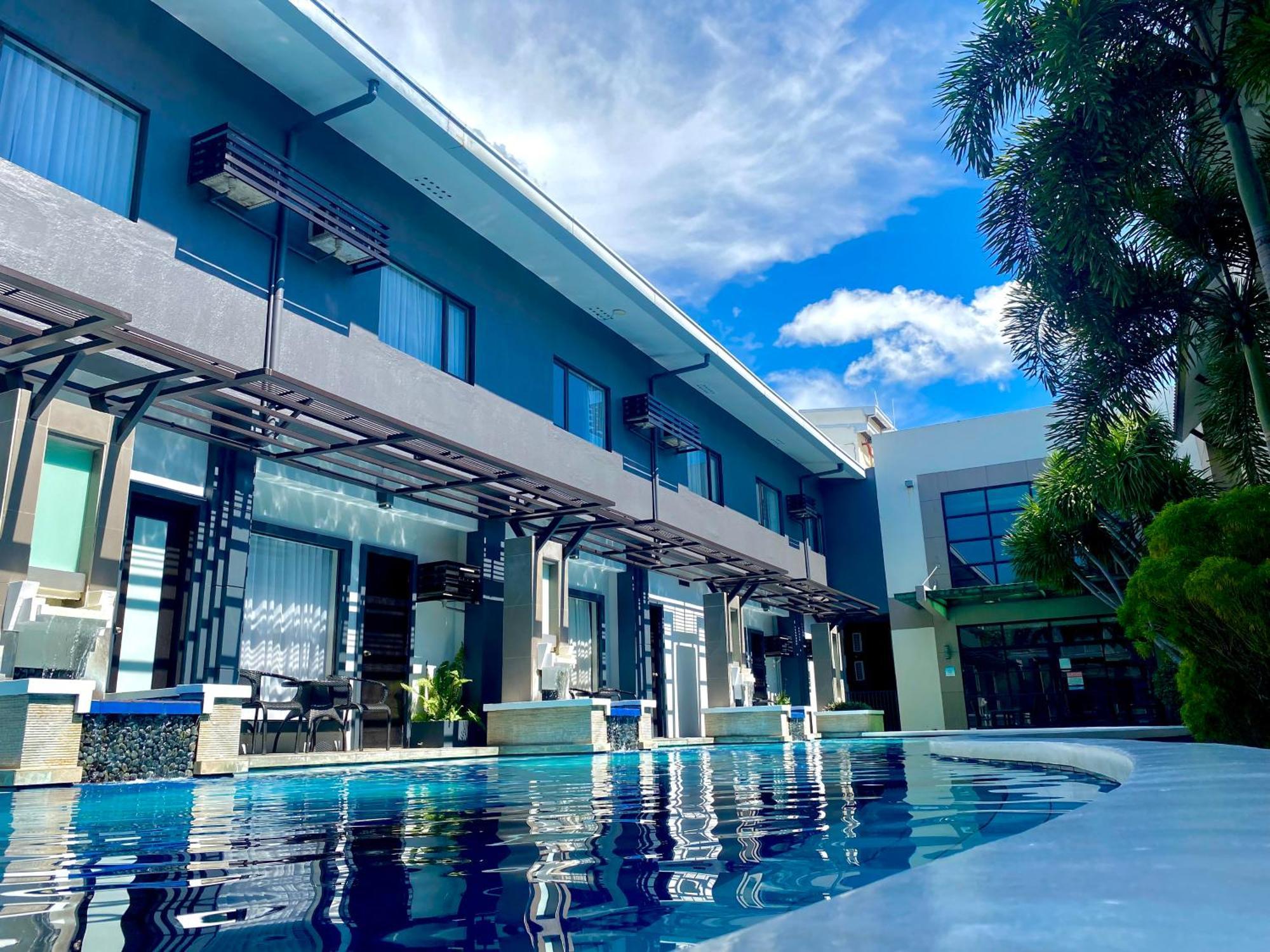 Circle Inn Hotel And Suites Bacolod Buitenkant foto