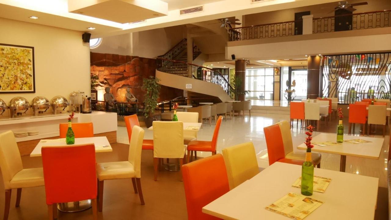 Circle Inn Hotel And Suites Bacolod Buitenkant foto